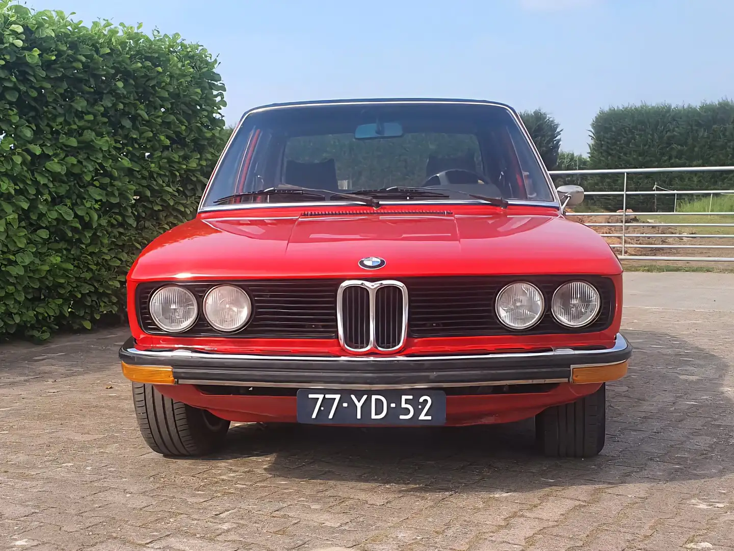 BMW 520 (LPG) Червоний - 1