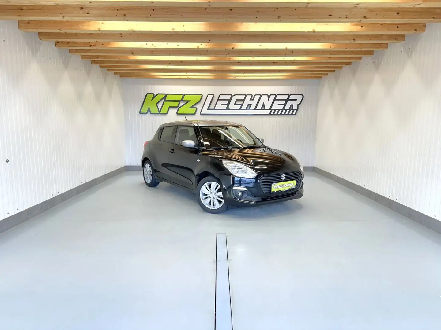 Suzuki Swift 1.2 DJ Shine "AHK*SHZ*R-KAM" Schwarz - 1