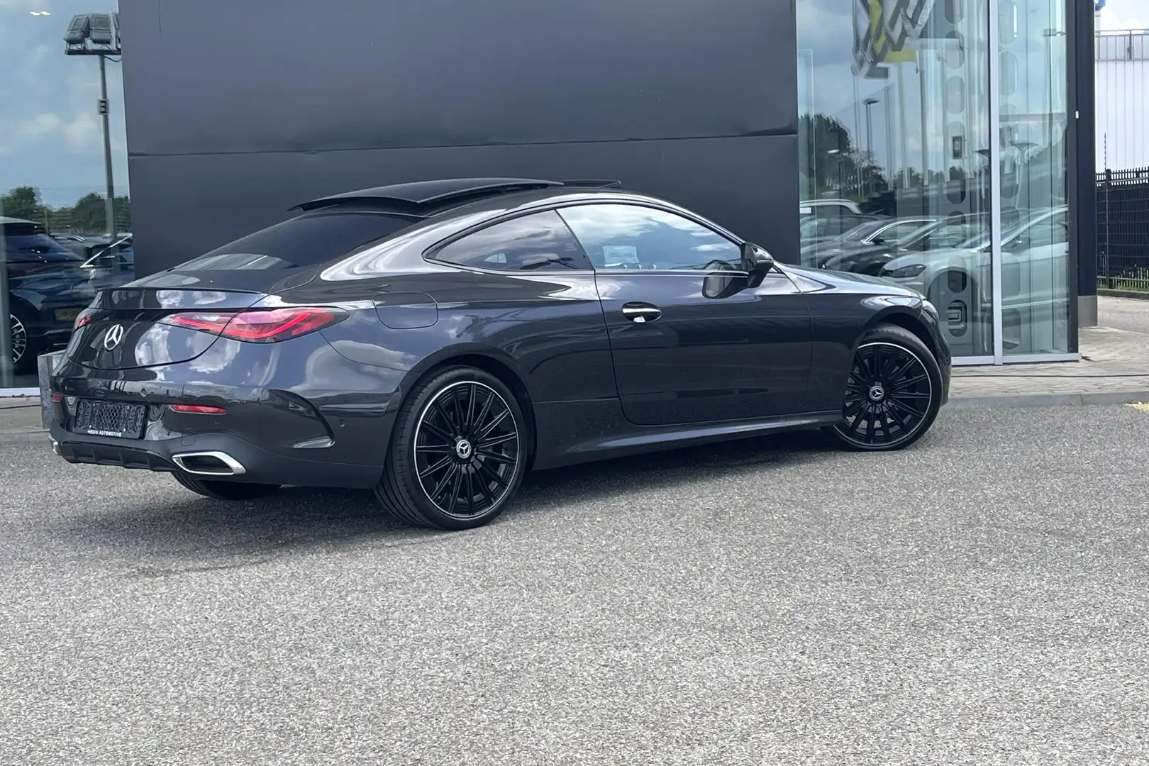 Mercedes-Benz CLE 200 CLE Coupé Automaat AMG Line | Nightpakket | Winter Grijs - 2