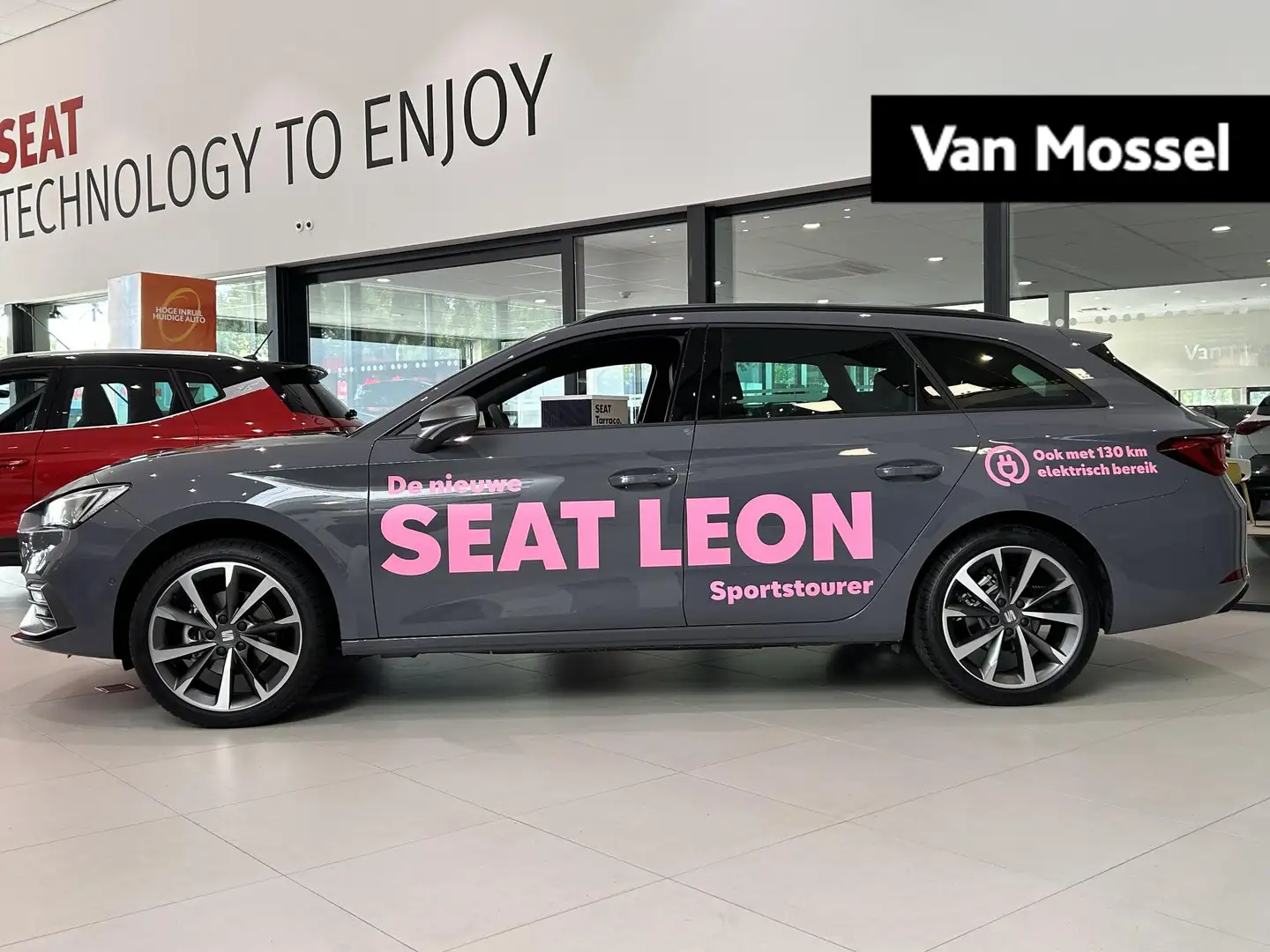 SEAT Leon Sportstourer 1.5 eTSI FR Business Intense 150 PK | Grijs - 1