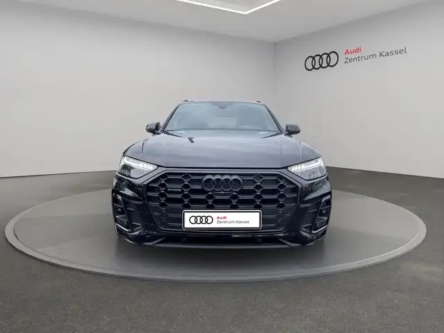 Audi Q5 view 10