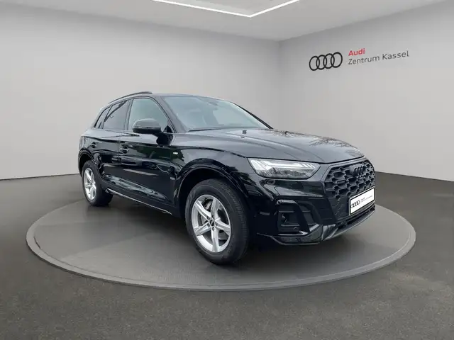 Audi Q5 view 9