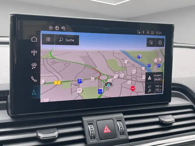 Audi Q5 view 14