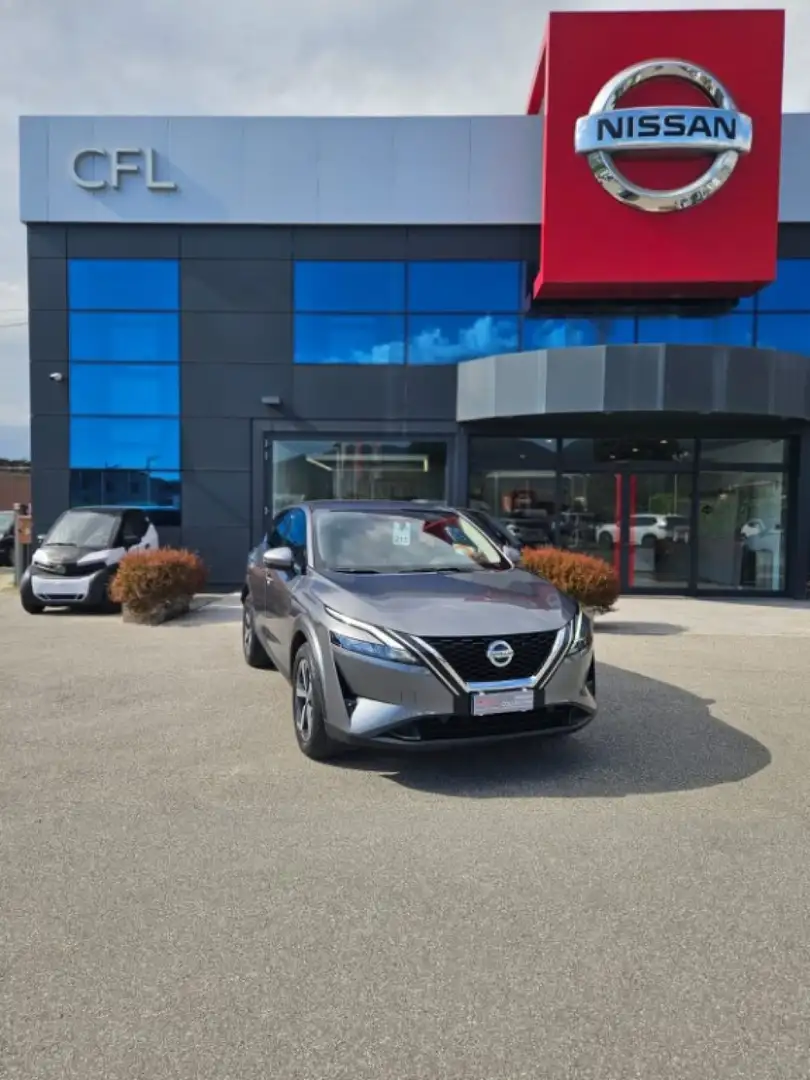 Nissan Qashqai MHEV 140 CV N-Connecta Gris - 1