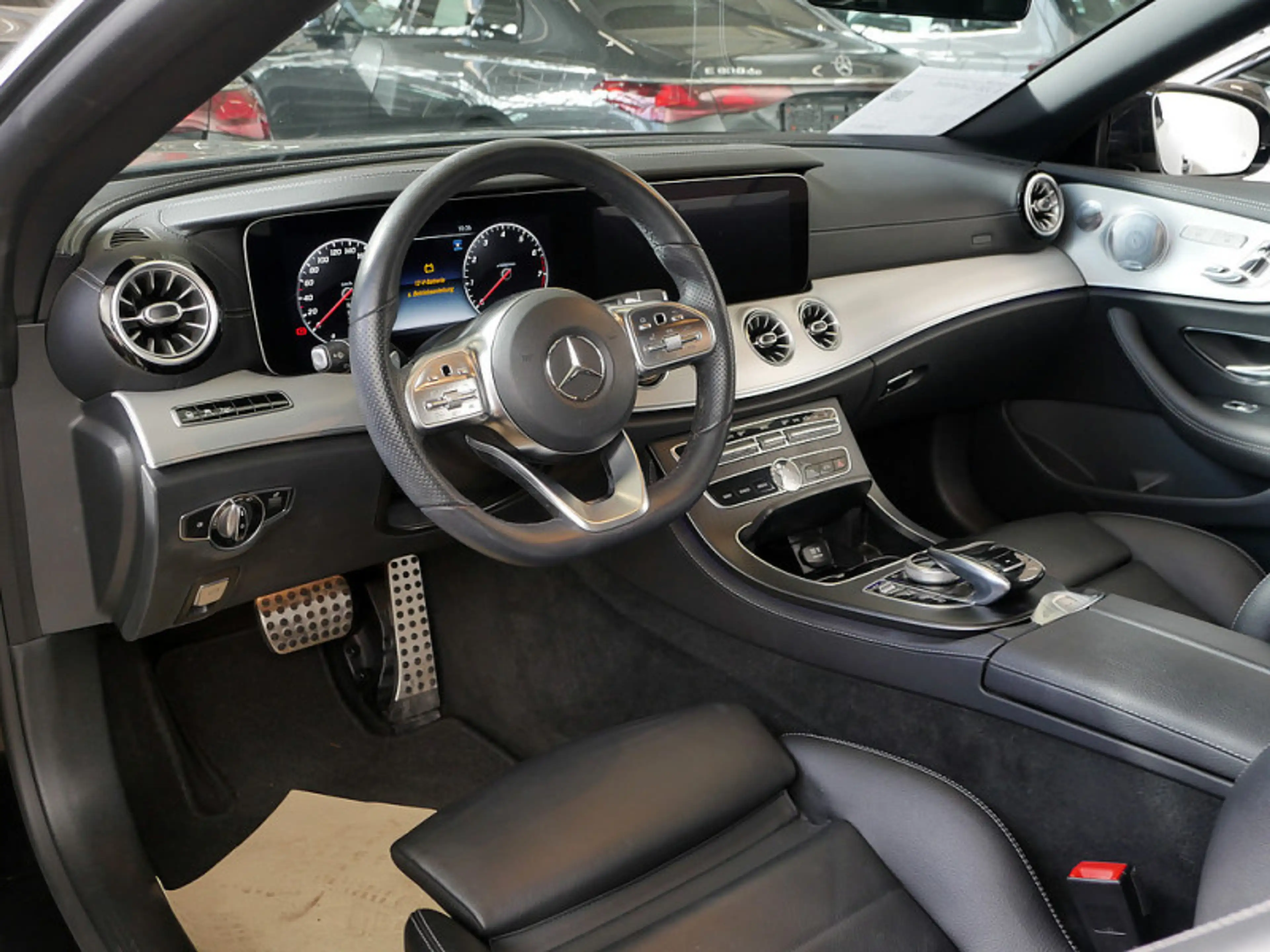 Mercedes-Benz E 350 Cabriolet AMG BURM NIGHT COMAND WIDE MEMO — photo 10