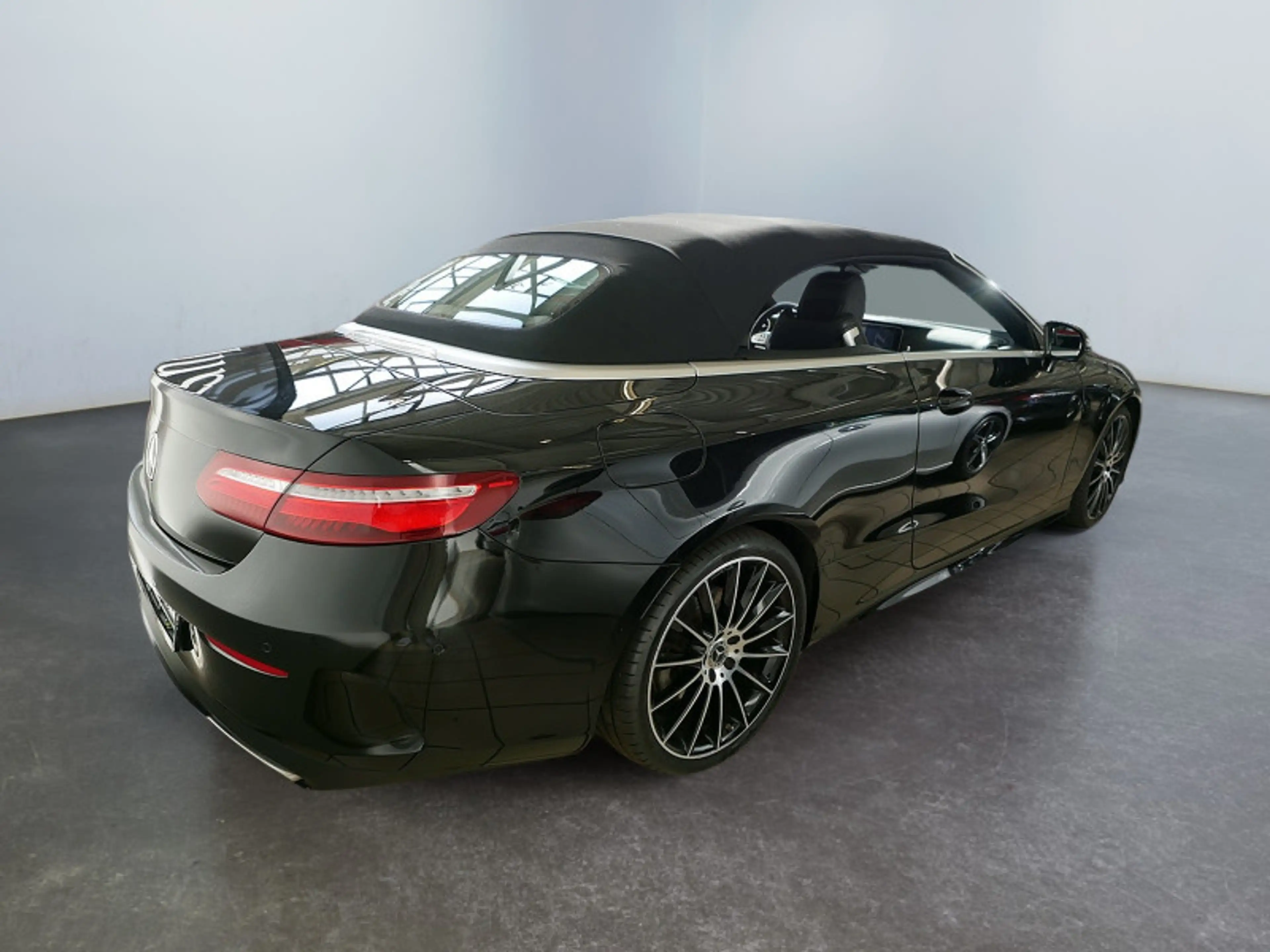 Mercedes-Benz E 350 Cabriolet AMG BURM NIGHT COMAND WIDE MEMO — photo 4