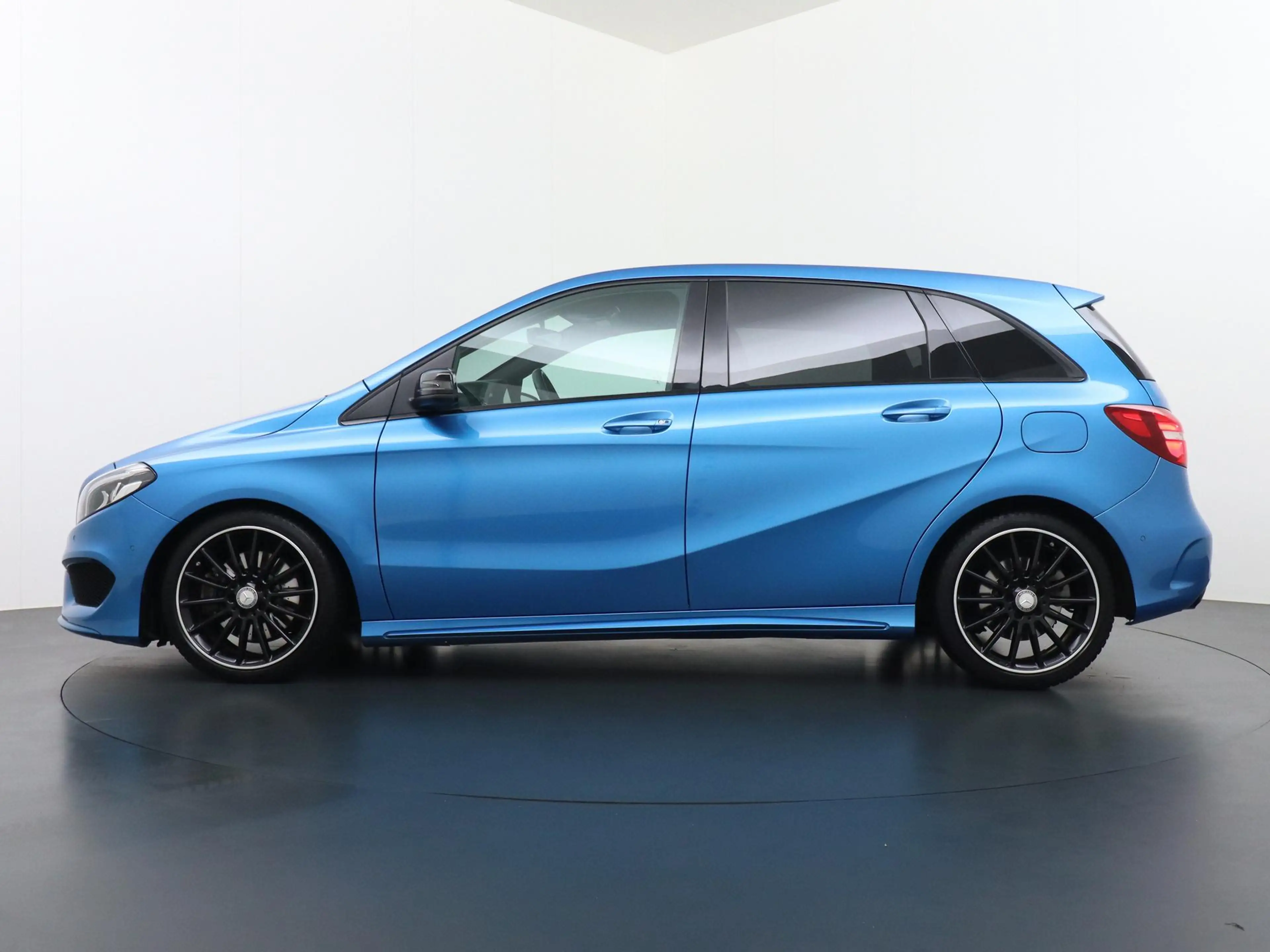 Mercedes-Benz B 250 4Matic Prestige AMG Styling Trekhaak 1500 KG Leder — photo 5