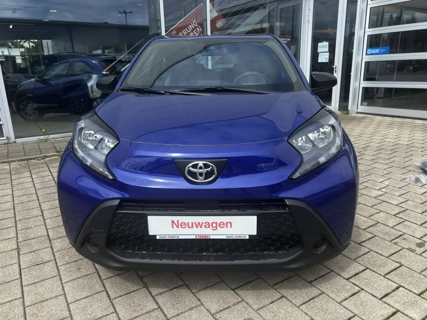 Toyota Aygo X Business Edition (AB7) Blau - 2