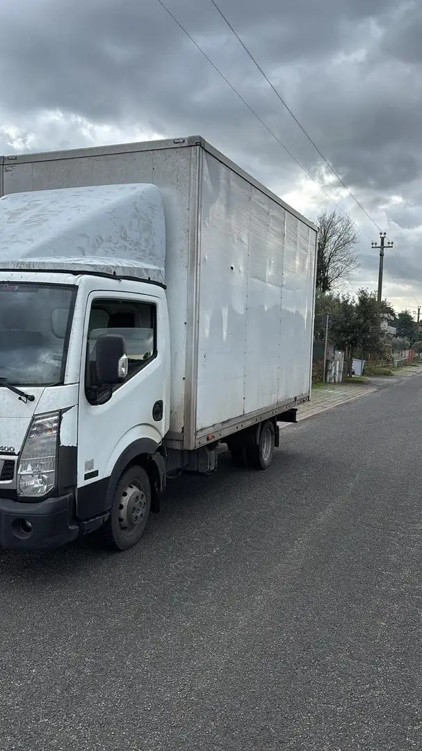 Nissan Cabstar - 1