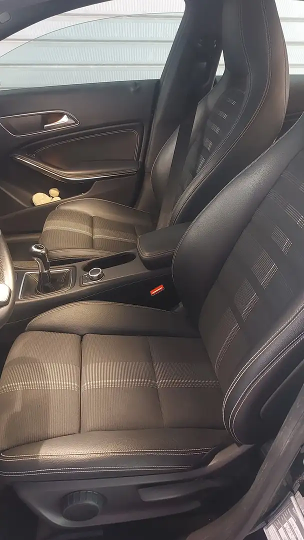 Mercedes-Benz CLA 200 CLA Shooting Brake 200 d Business FL - 2