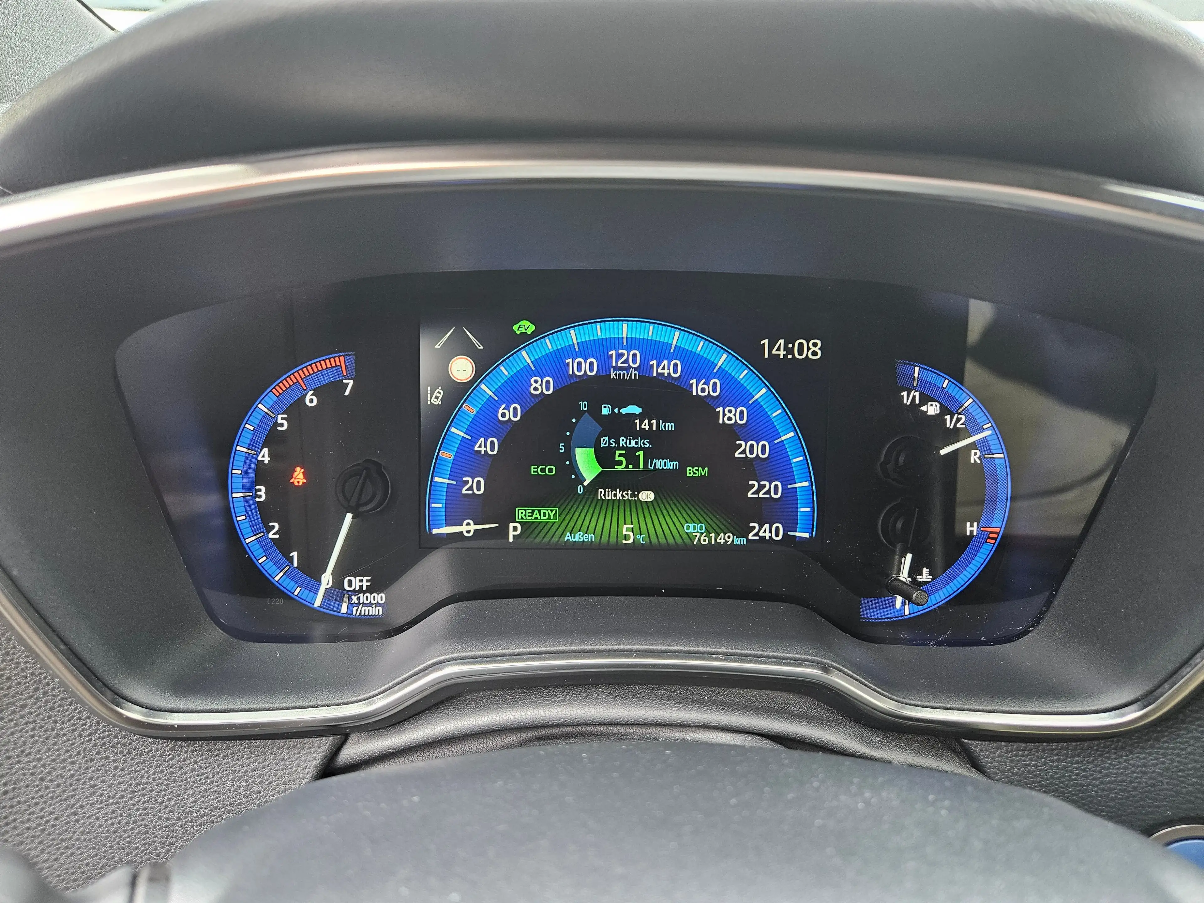 Suzuki Swace 1.8 Hybrid CVT Comfort+ — photo 13