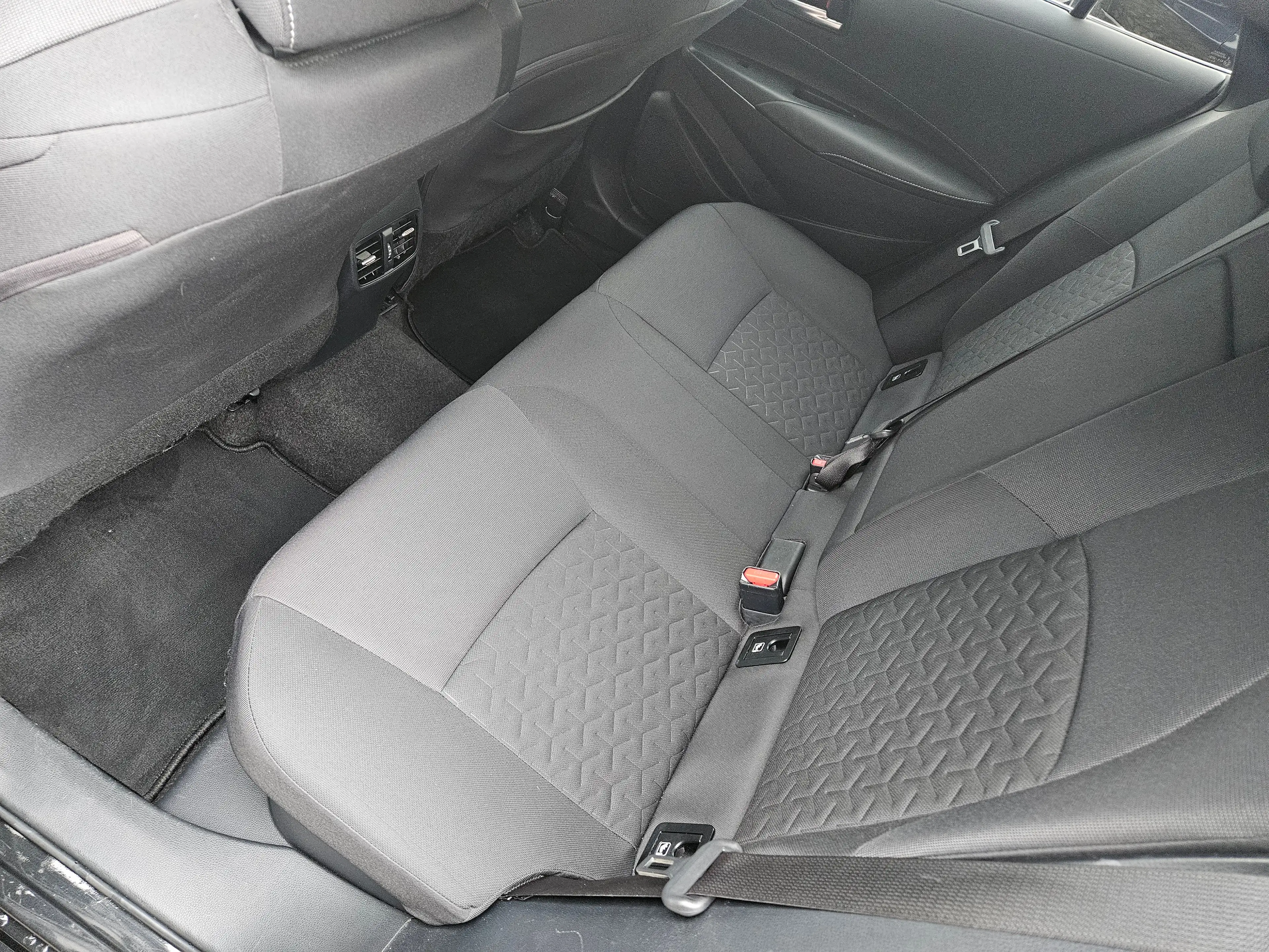 Suzuki Swace 1.8 Hybrid CVT Comfort+ — photo 15