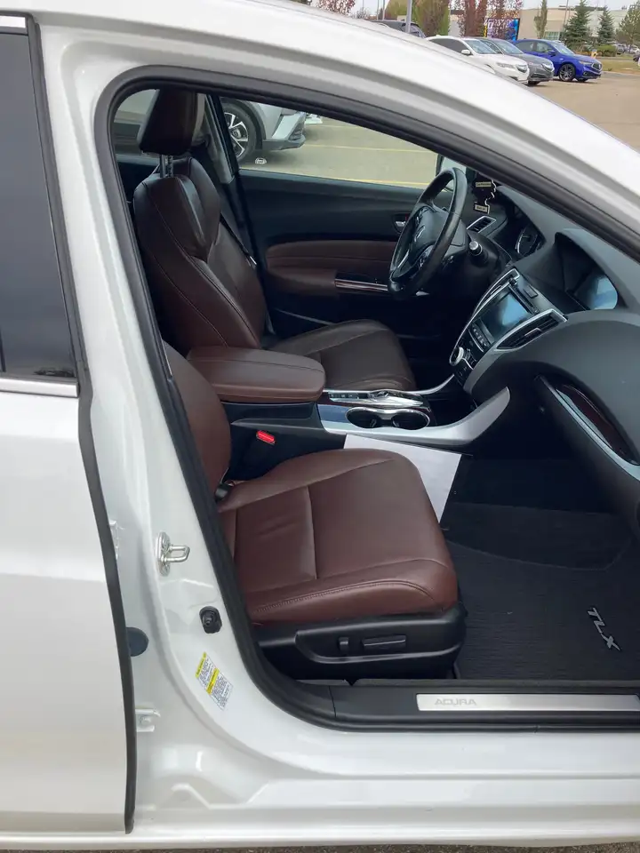 Acura TLX снимка Acura TLX