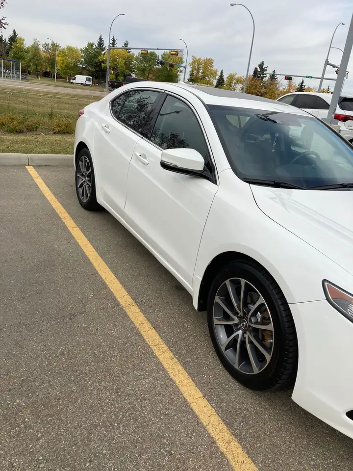 Acura TLX снимка Acura TLX