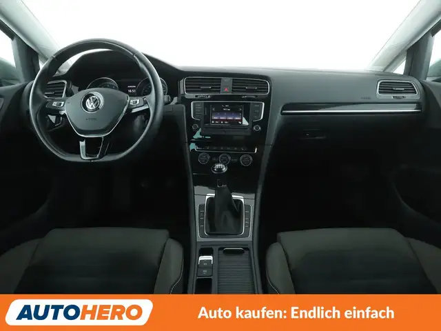 Volkswagen Golf view 12