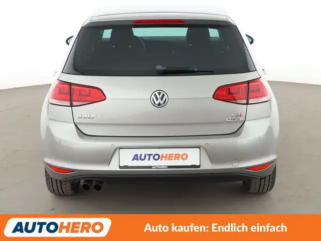 Volkswagen Golf view 5