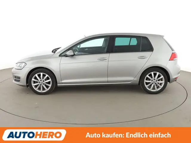 Volkswagen Golf view 3