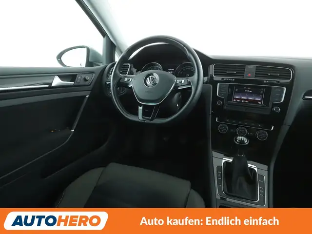 Volkswagen Golf view 13