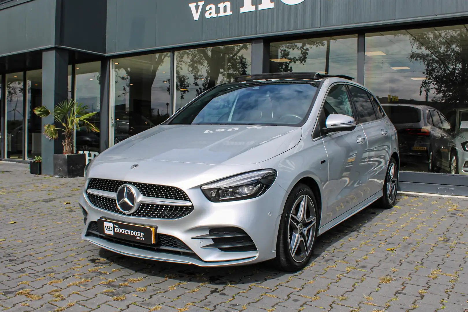 Mercedes-Benz B 250 e AMG PANO NAVI CAMERA STANDKACHEL MEMORY Gris - 1