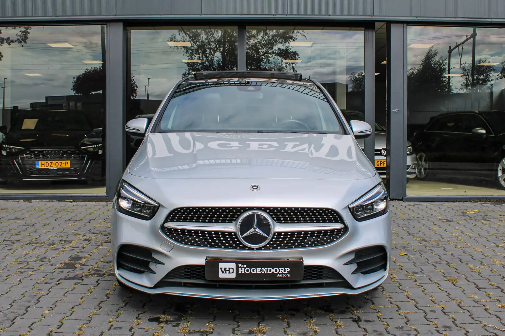 Mercedes-Benz B 250 e AMG PANO NAVI CAMERA STANDKACHEL MEMORY Gris - 2