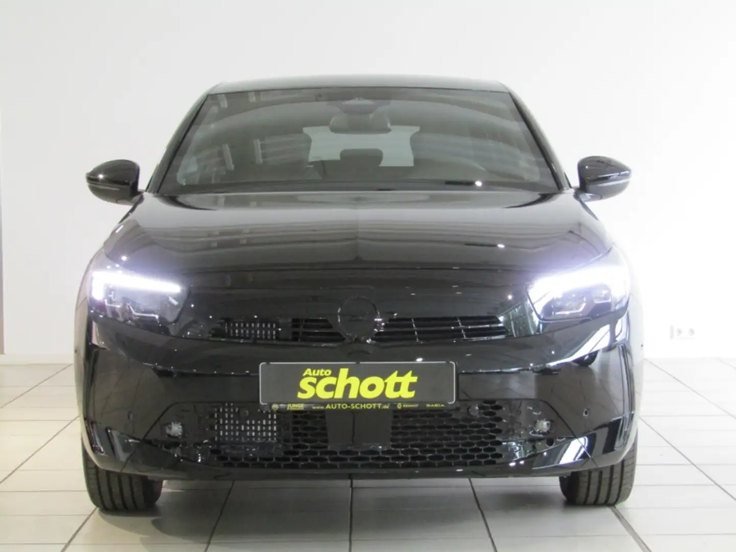 Opel Corsa F GS EU6e GS, 1.2 Direct Injection Turbo 74 kW (10 Schwarz - 2