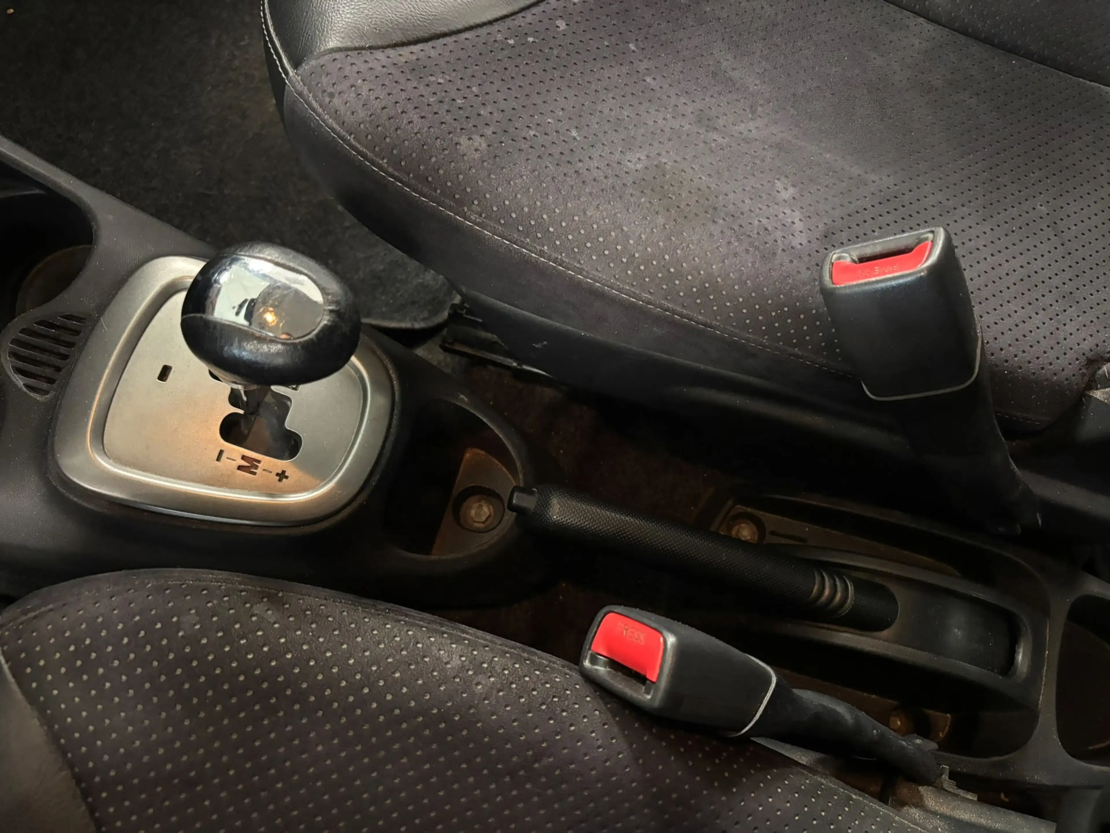 Peugeot 107 1.0 Sportium — photo 13