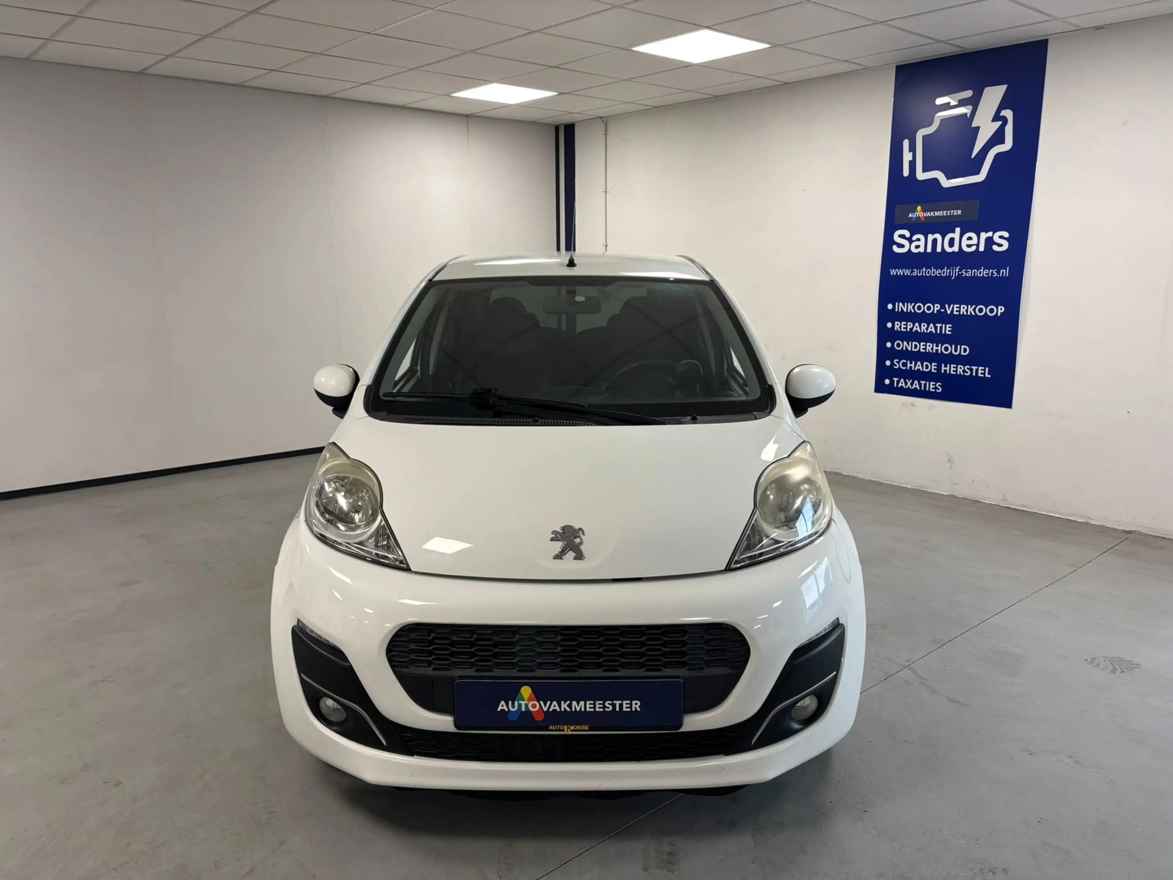 Peugeot 107 1.0 Sportium — photo 2