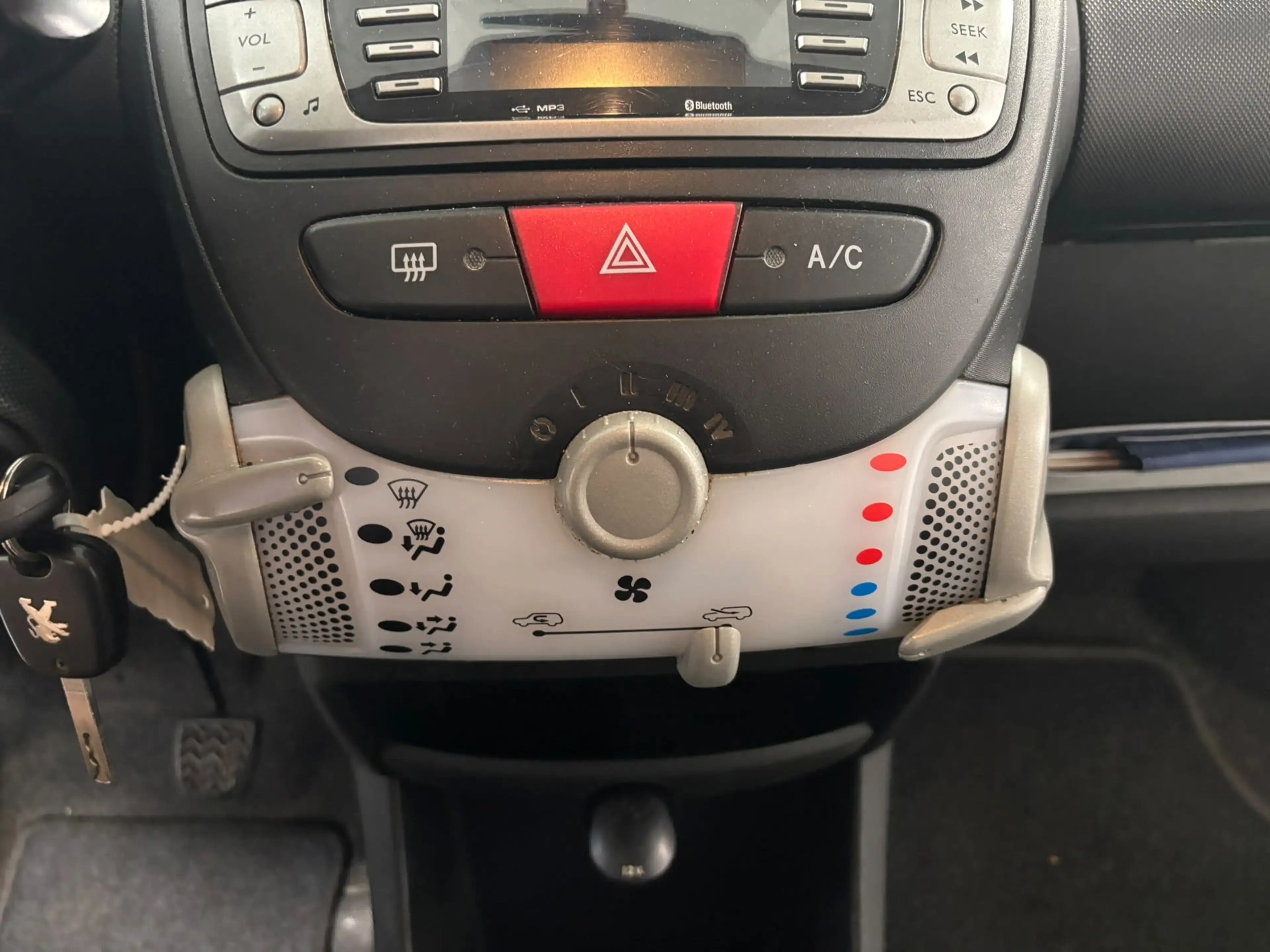 Peugeot 107 1.0 Sportium — photo 15