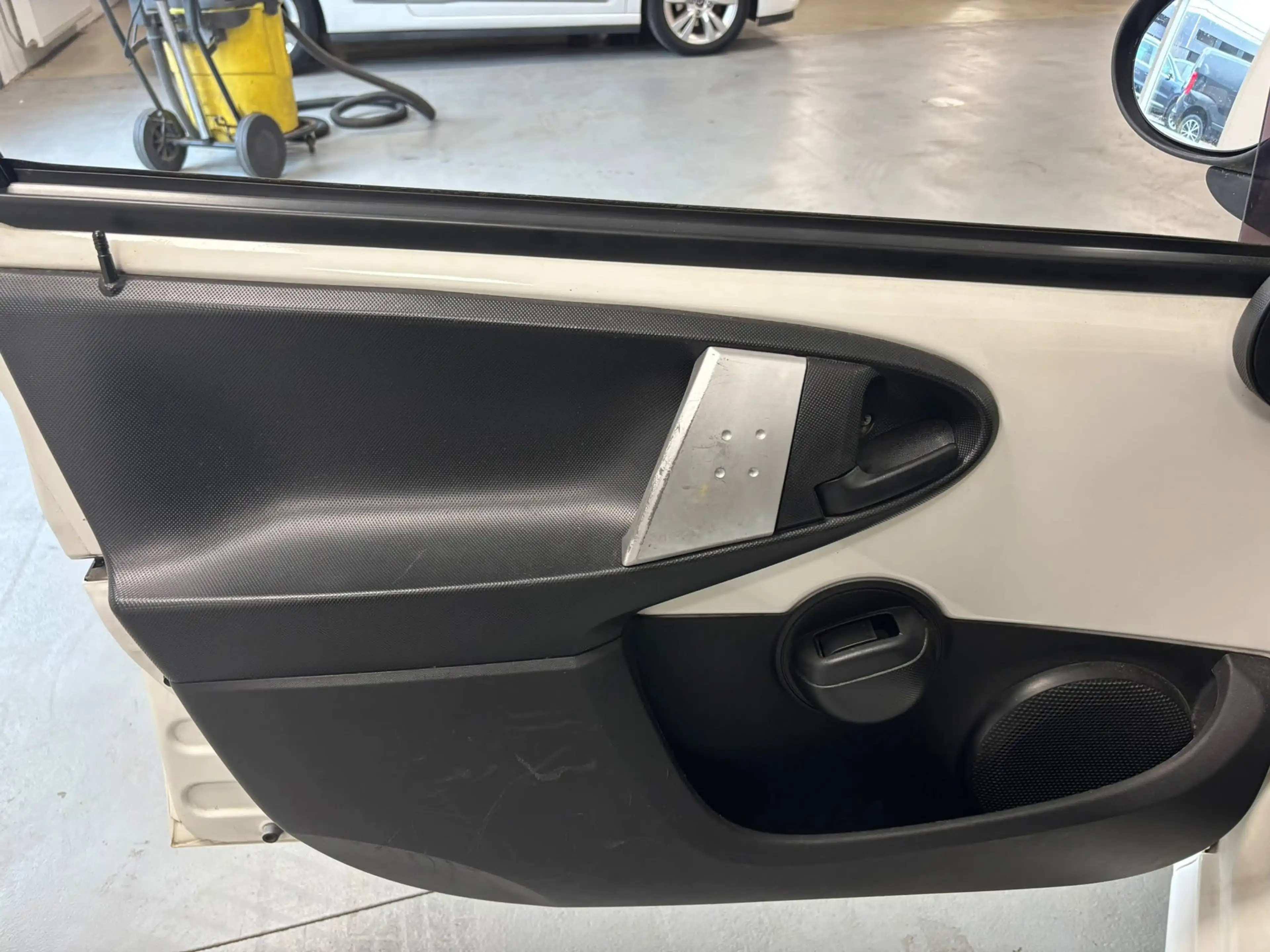 Peugeot 107 1.0 Sportium — photo 8