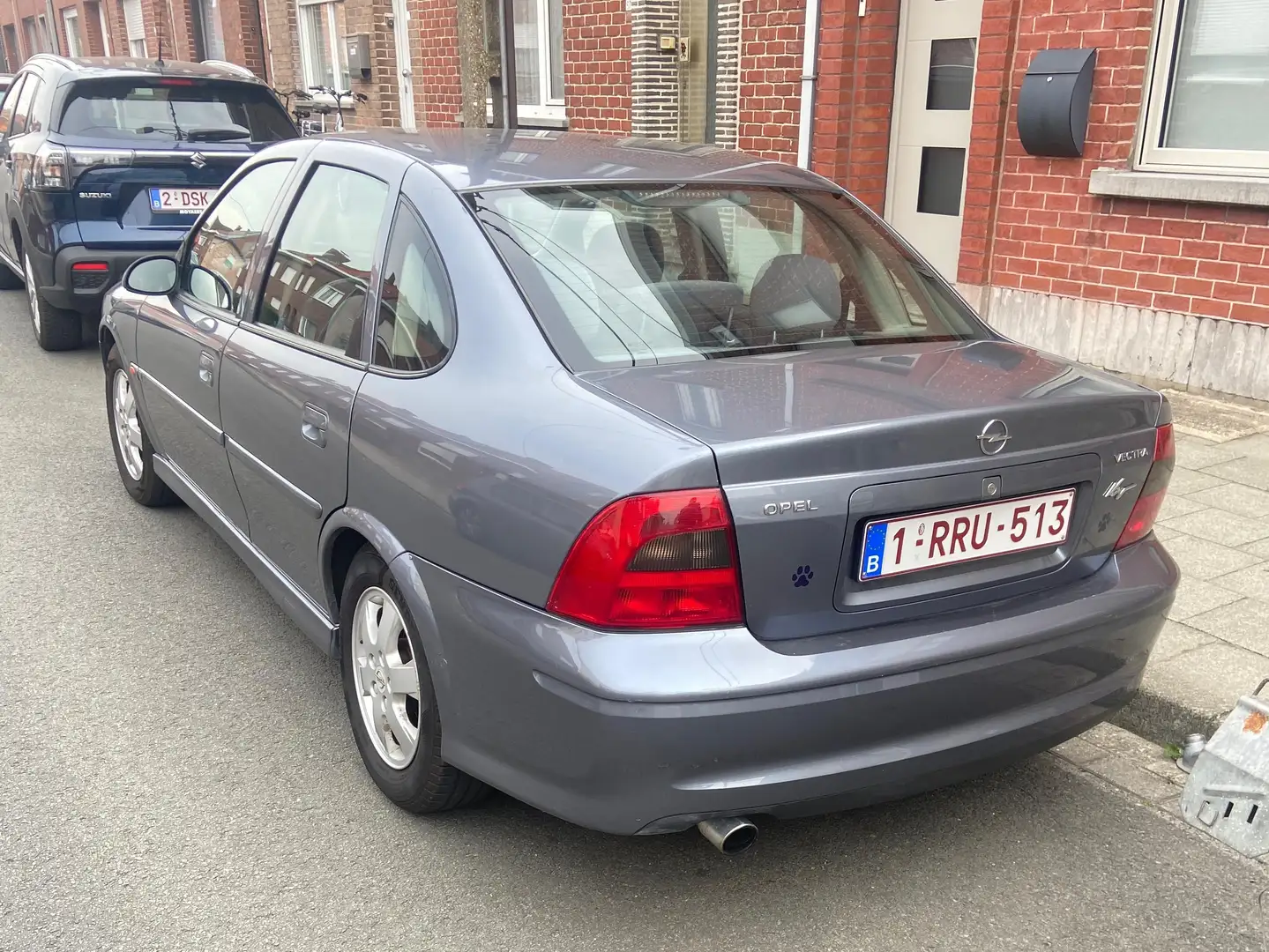 Opel Vectra 1.6i XE 16v Comfort Zilver - 1