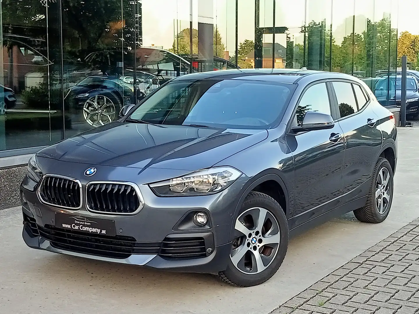 BMW X2 2.0 dA XDRIVE20*GPS*PANODAK*KEYLESS*MEMORY SEATS Grijs - 2