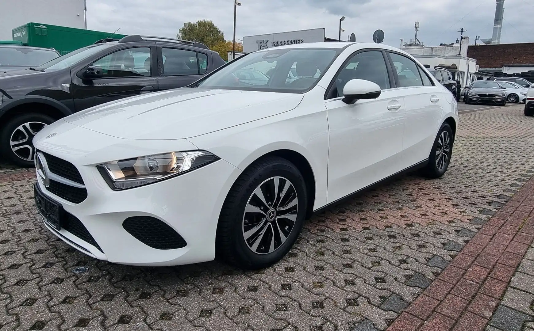Mercedes-Benz A 180 A -Klasse Lim. A 180 Blanc - 1