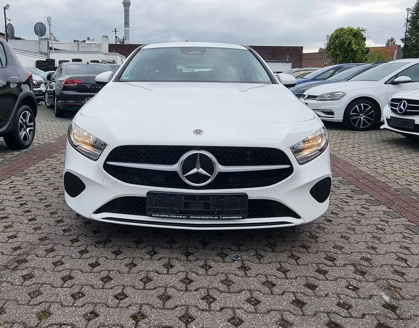 Mercedes-Benz A 180 A -Klasse Lim. A 180 Blanc - 2