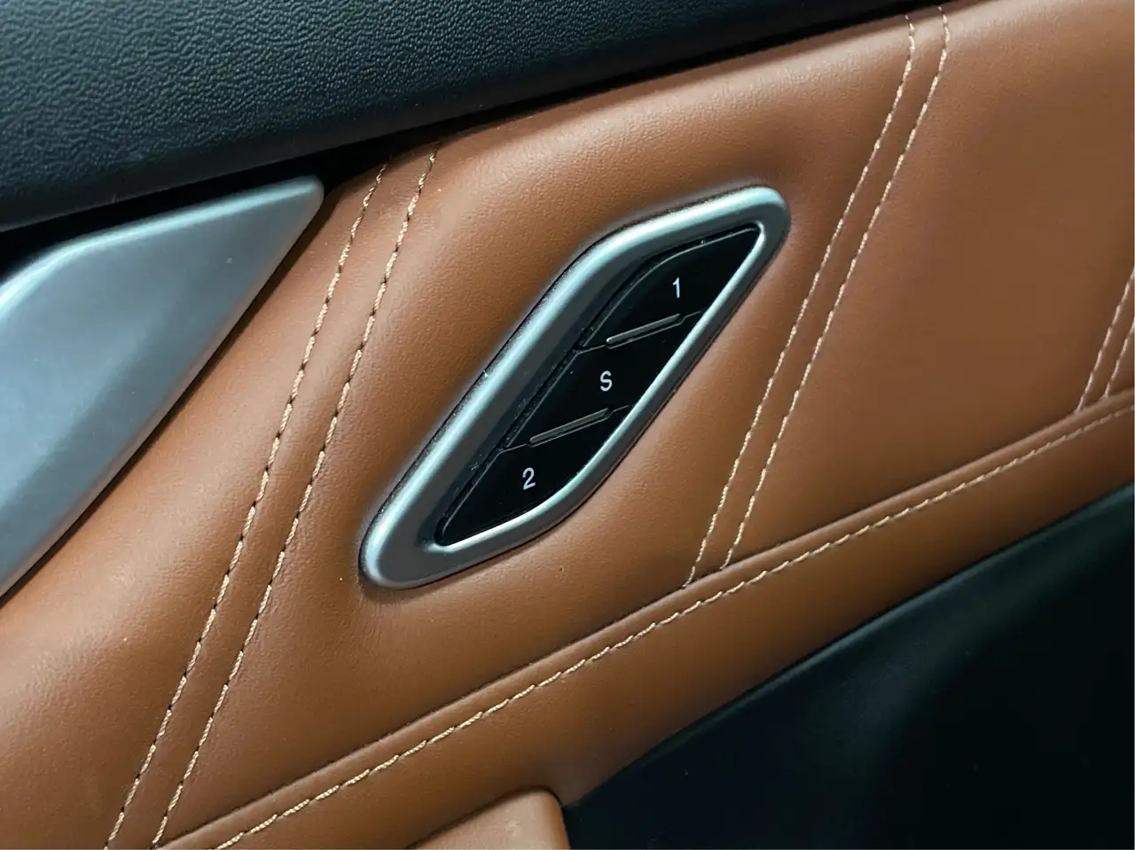 Maserati Levante снимка Maserati Levante