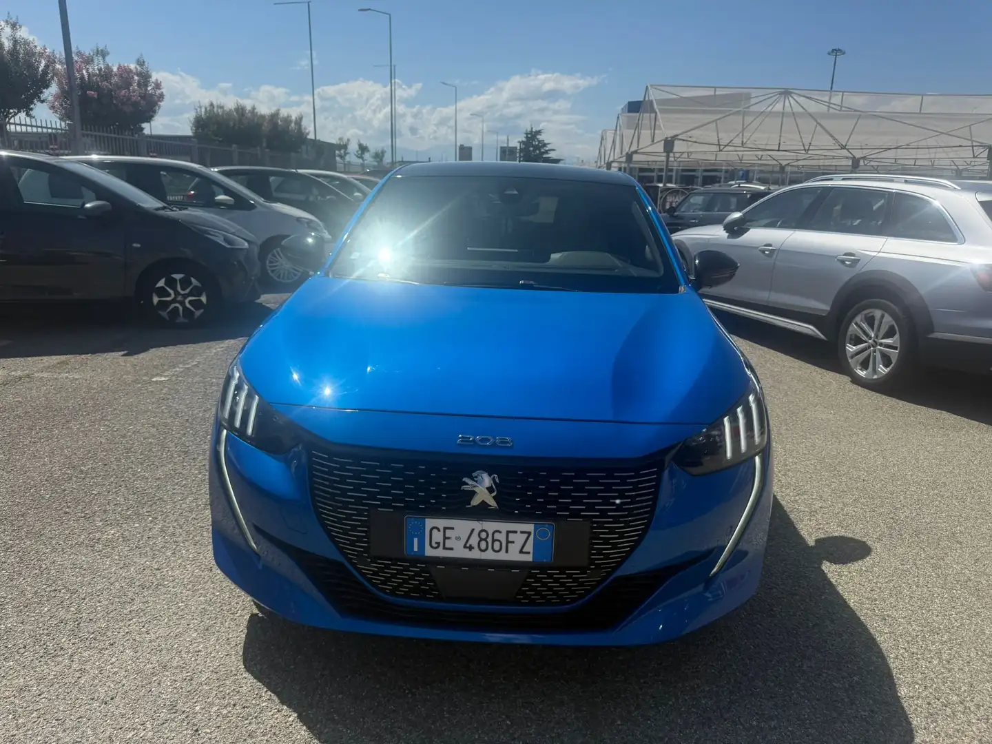 Peugeot 208 1.5 bluehdi GT s Blau - 2