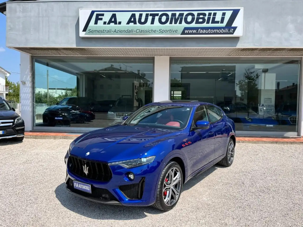 Maserati Levante 2022 — фото 12