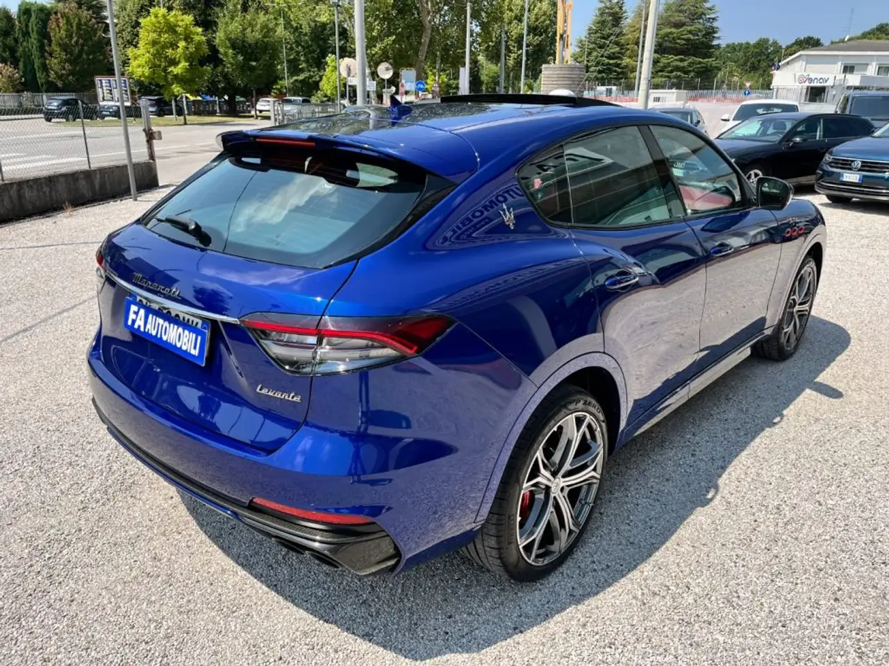 Maserati Levante 2022 — фото 13
