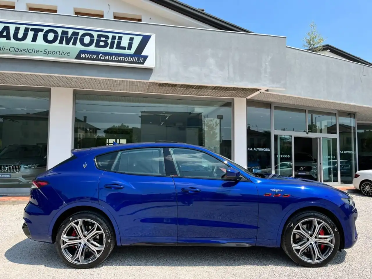 Maserati Levante 2022 — фото 14