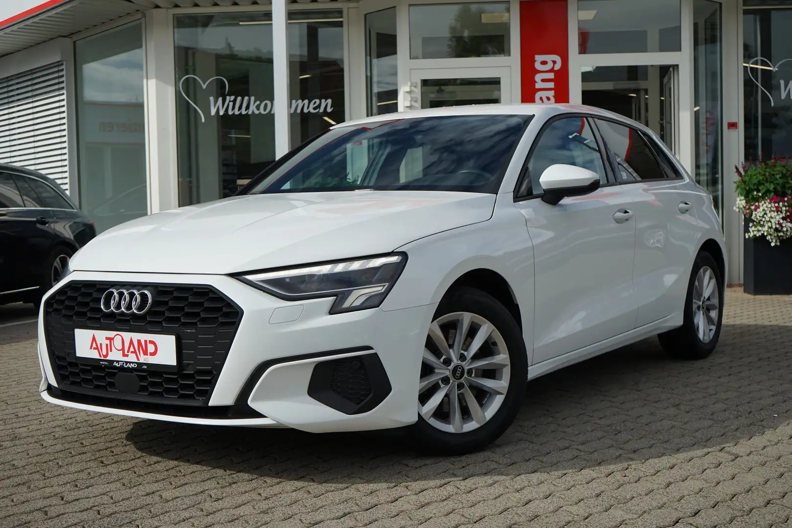 Audi A3 Sportback 35 1.5 TFSI s-tronic LED Navi PDC Weiß - 2