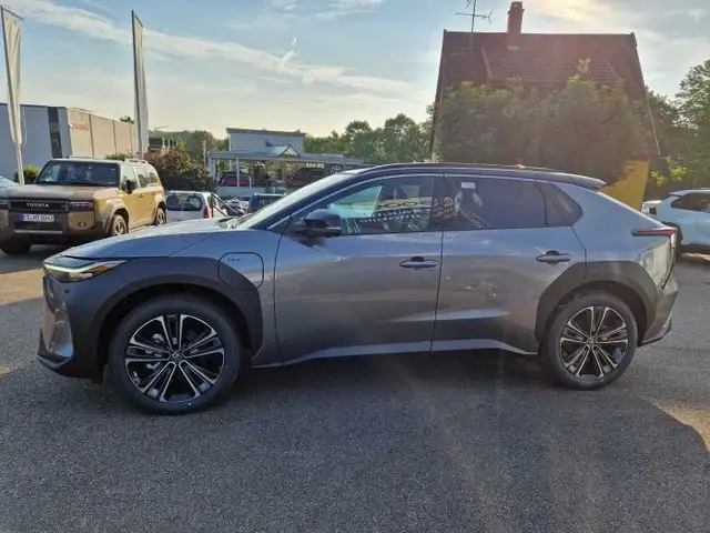 Toyota BZ4X view 2