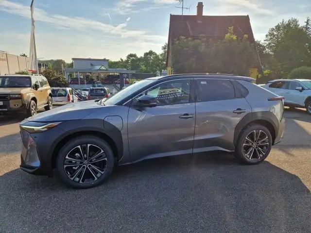 Toyota BZ4X view 5