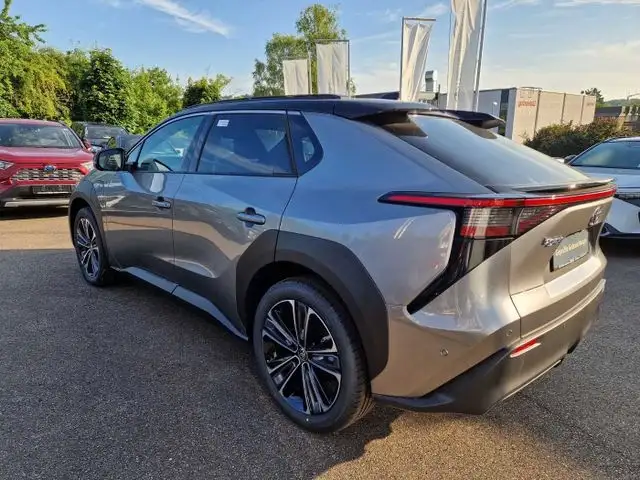 Toyota BZ4X view 6