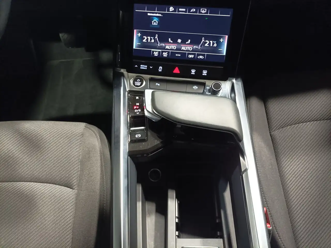 Audi Q8 e-tron 50 advanced quattro|LED|Navi|AHK|PDC 12