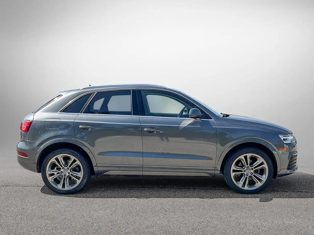 Audi Q3 photo Audi Q3