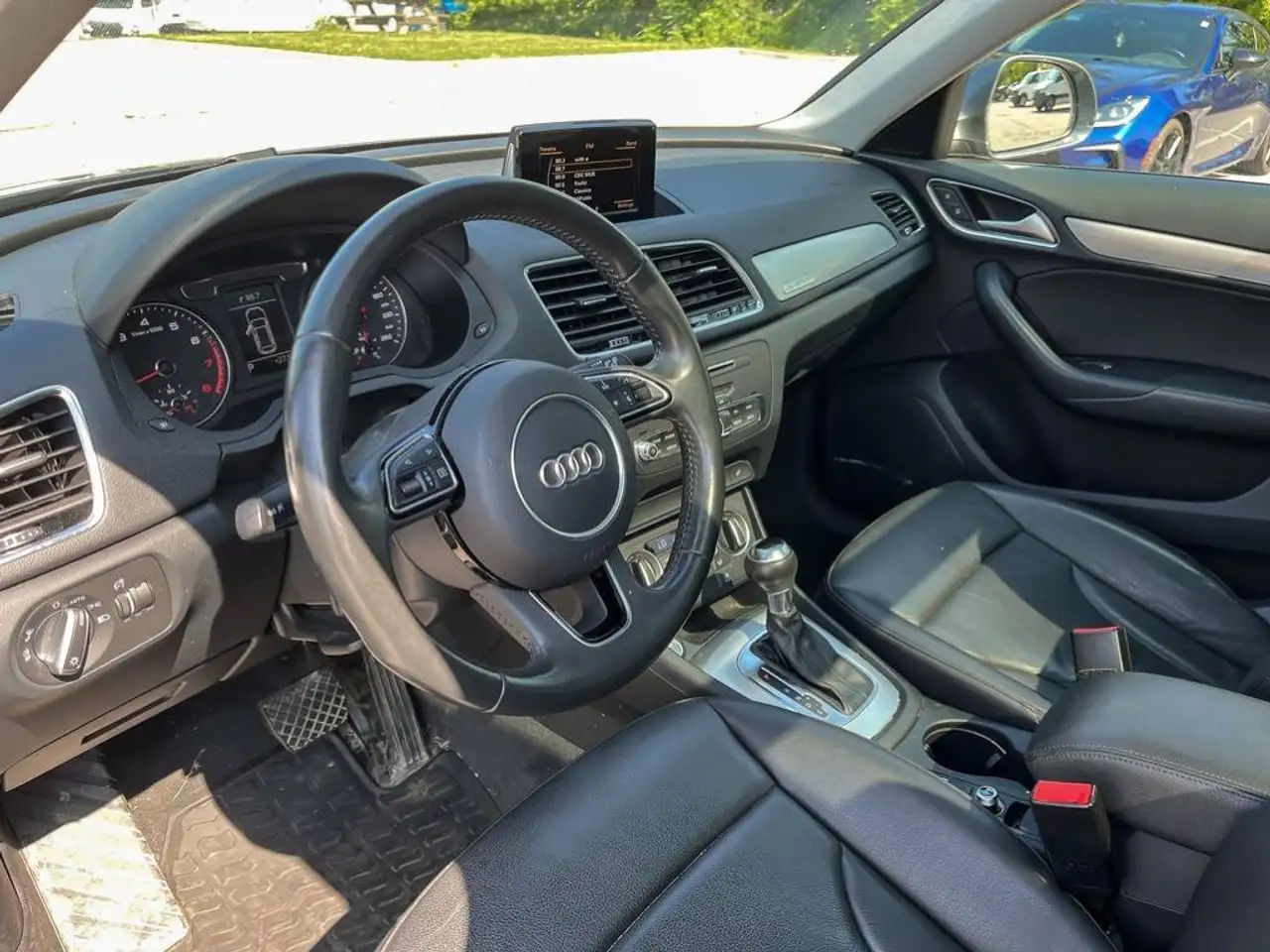 Audi Q3 photo Audi Q3
