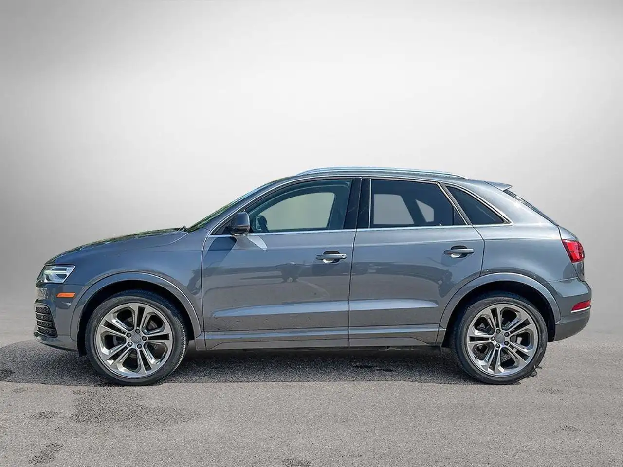 Audi Q3 photo Audi Q3