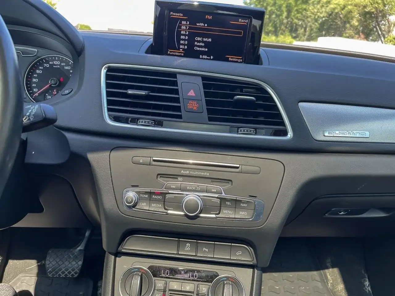 Audi Q3 photo Audi Q3
