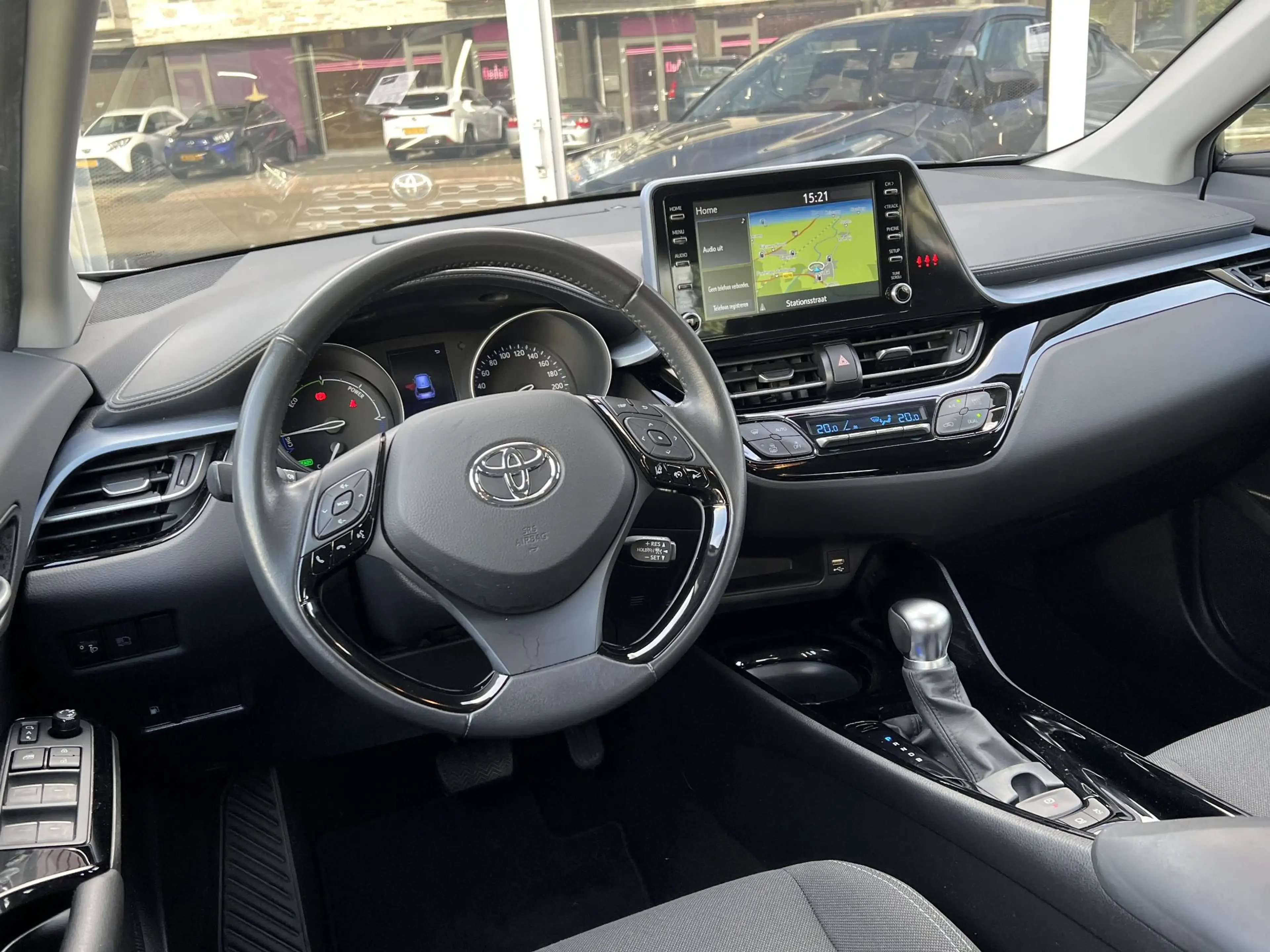 Toyota C-HR 1.8 Hybrid Dynamic — photo 15