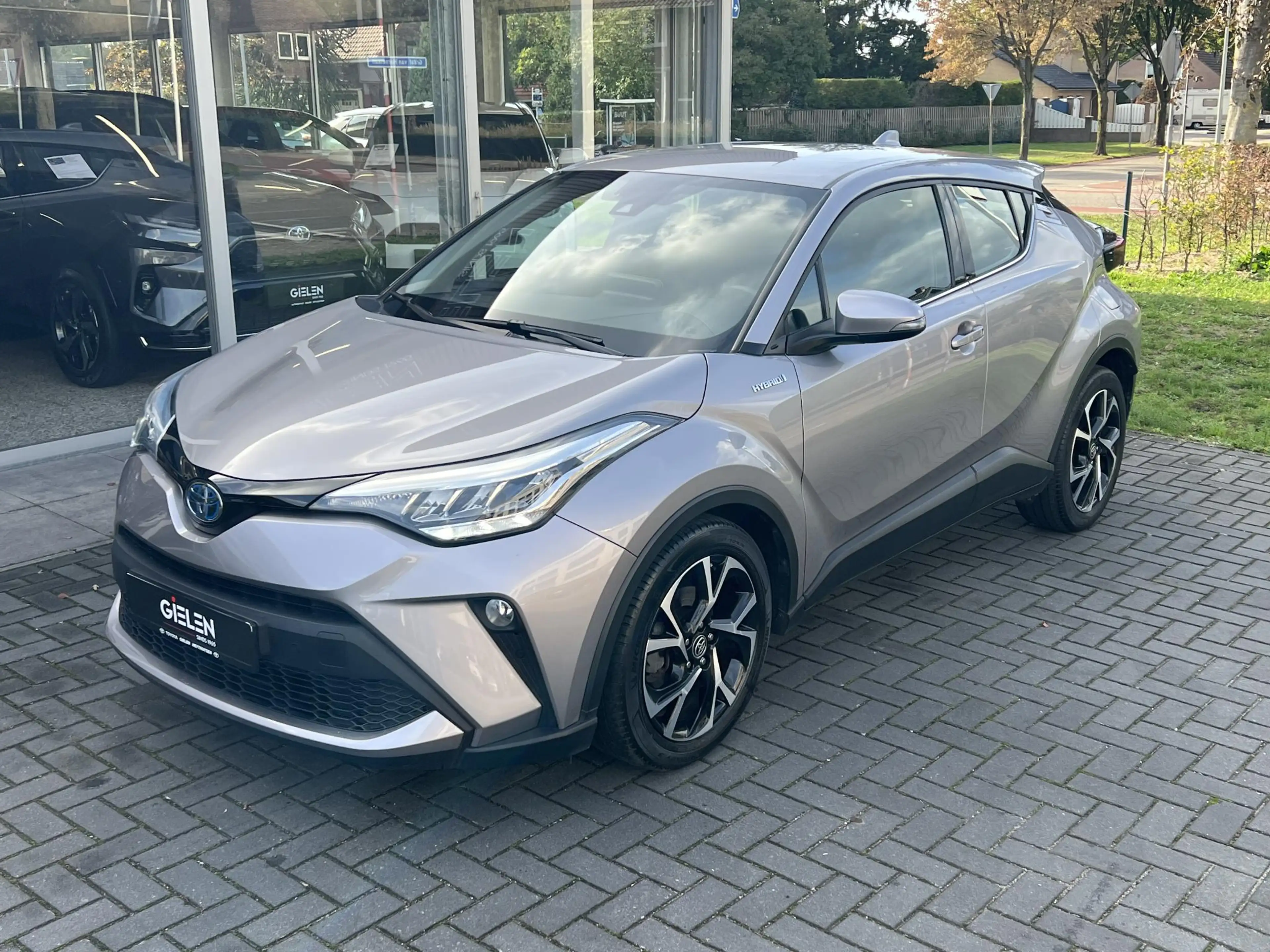 Toyota C-HR 1.8 Hybrid Dynamic — photo 9