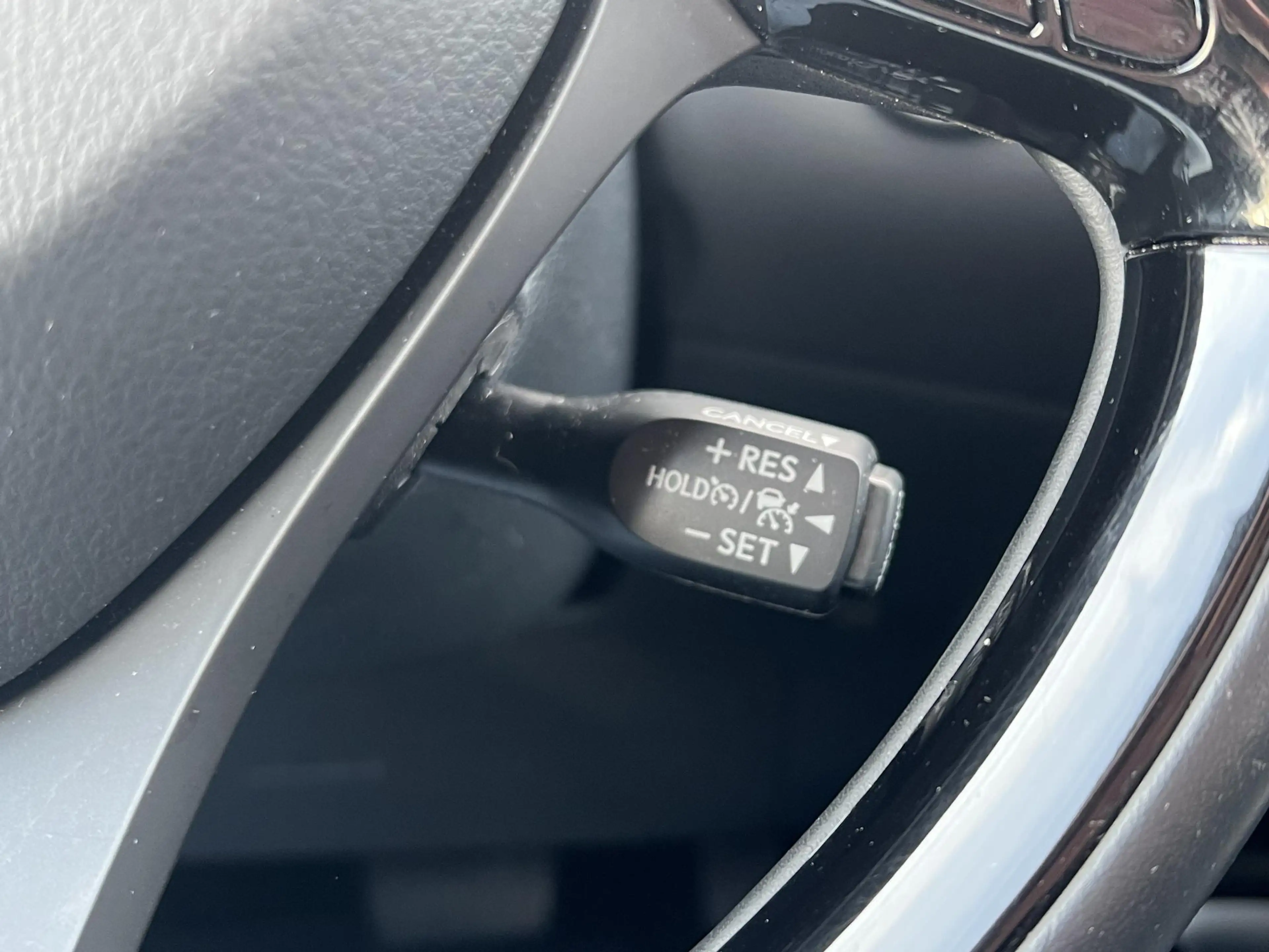 Toyota C-HR 1.8 Hybrid Dynamic — photo 29